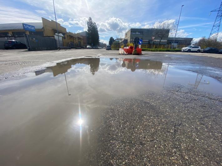 "Perdita d'acqua in via Bernini" e... megapozzanghera