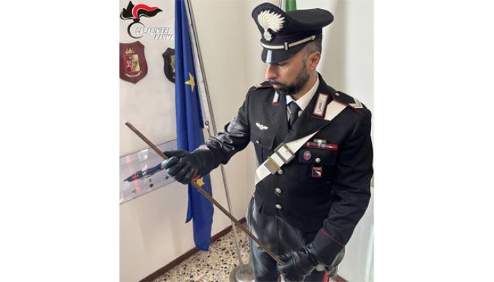 Fidenza: stroncati sul nascere i preparativi per una rissa, durante il controllo da sotto il giubbotto spunta un tondino di ferro da 90 cm. Denunciato 22ene  