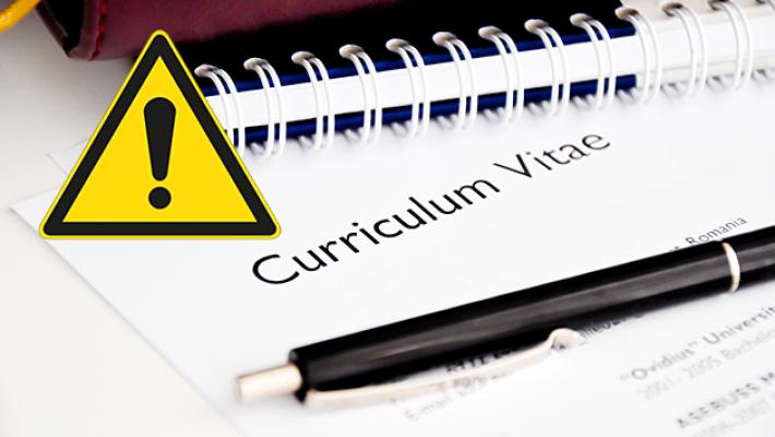 Come funziona la truffa del curriculum?