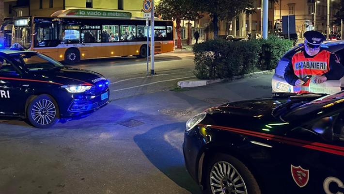 Servizio straordinario per il controllo del territorio. 5 denunce, 2 patenti ritirate e 2 segnalazioni per uso di stupefacenti.