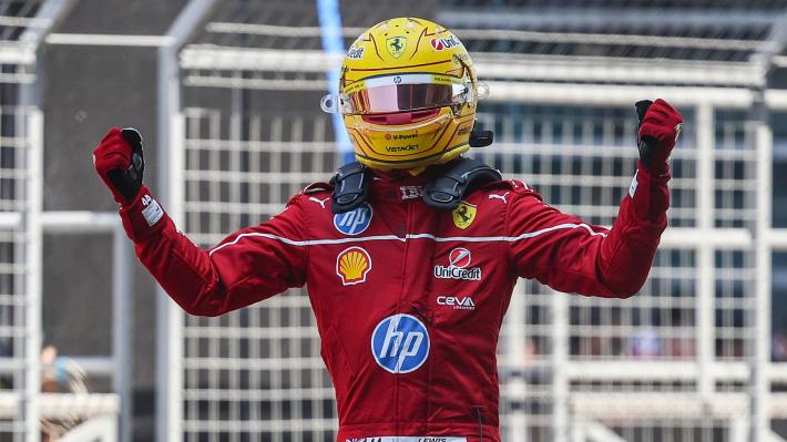 Debutto di Hamilton alla guida della Ferrari, tifosi in delirio a Fiorano 