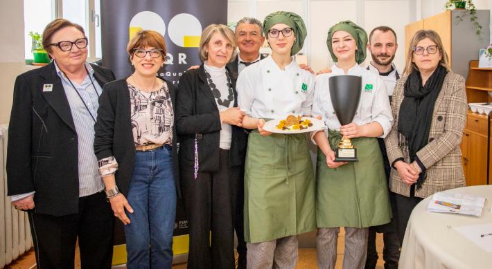   Ionela e Noemi  incoronate regine