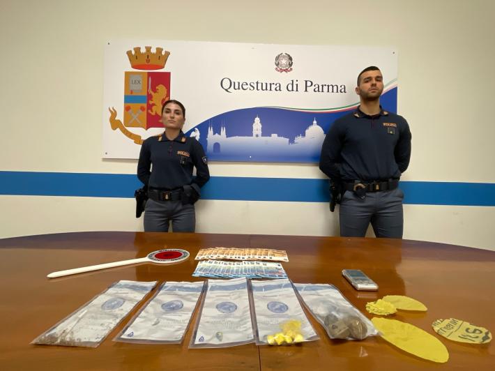 Spacciatore a domicilio (il suo) arrestato dalla polizia