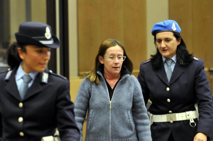 Uccise marito e spos&ograve; uxoricida, si &egrave; suicidata in cella