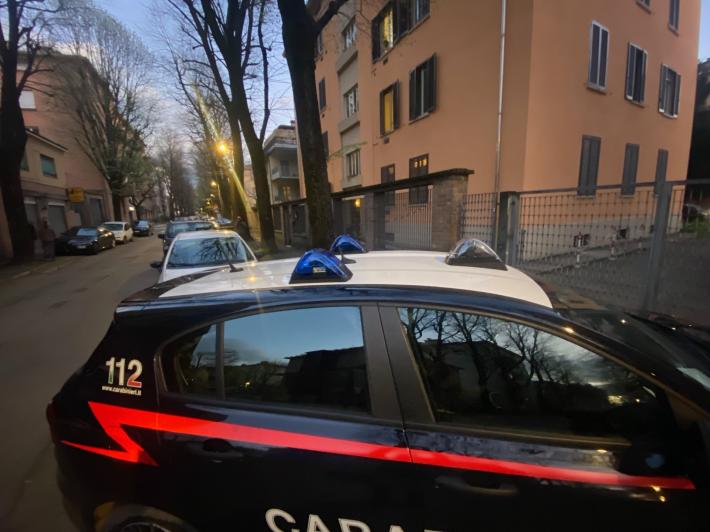 Carabinieri in via Ruggero 