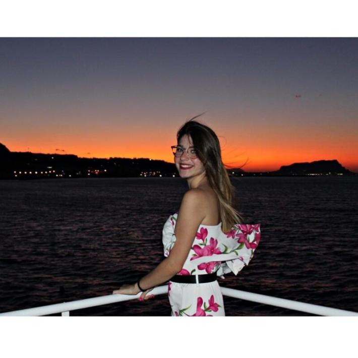 Studentessa universitaria 22enne accoltellata e uccisa in strada a Messina: caccia a un giovane 