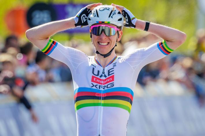 Il campione del mondo Pogacar vince il giro delle Fiandre 