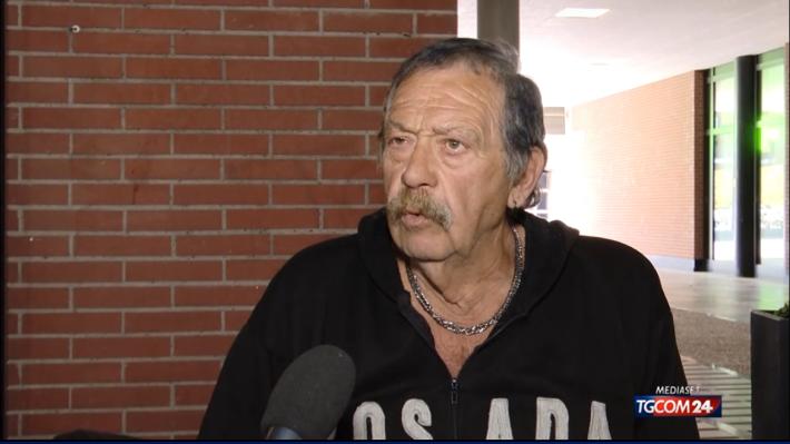 Rinuncia a casa popolare per tenere cagnetta e commuove Piacenza 