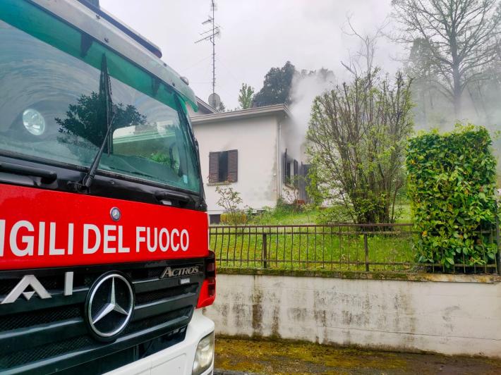 Salso, incendio in un'abitazione di via don Carozza 