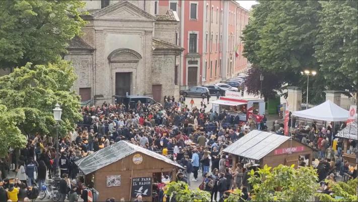 Il Barrique Torna ad animare Piazzale Picelli: Al Via la Sesta Edizione dal 25 Aprile con Musica, Cultura ed Enogastronomia