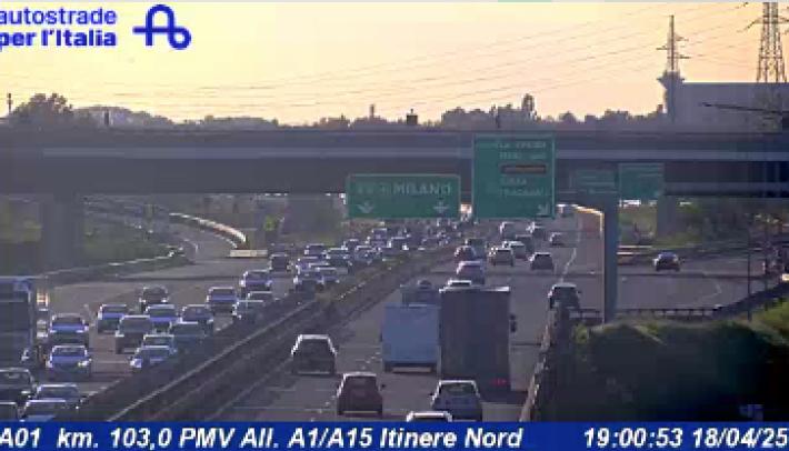 Traffico intenso: code in Autocisa, disagi anche in A1 