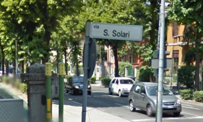 Pedone investito in via Solari