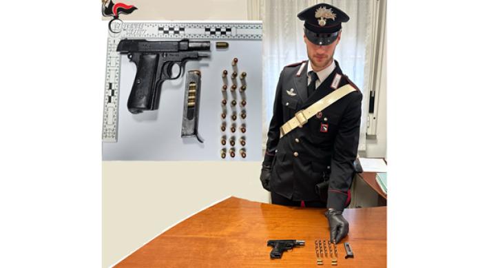 Noceto: si barrica in casa con una pistola &ndash; l&rsquo;operazione dei carabinieri si conclude con l'arresto di un 29enne per porto e detenzione di arma clandestina.