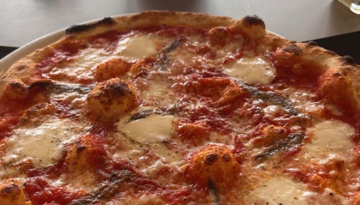 Love pizza  & bistrot: classiche e gourmet, voglia di  pizza lungo la via Emilia