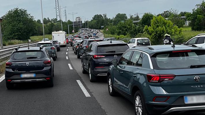Lunghe code in tangenziale Sud 