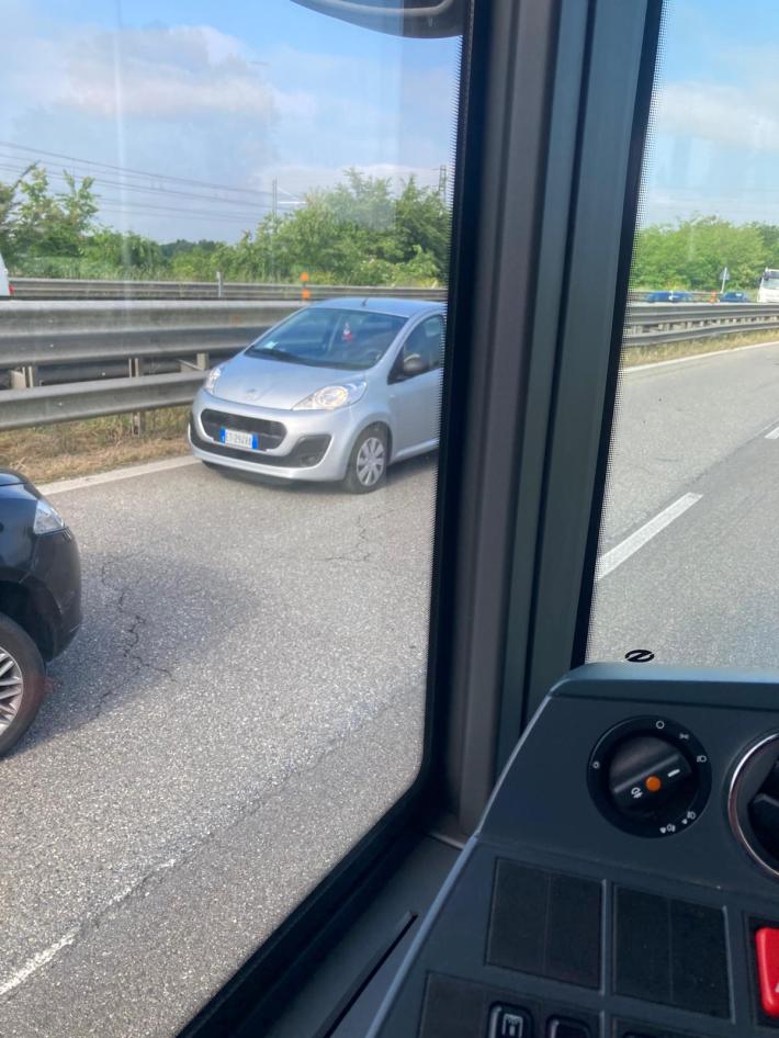 donna in tangenziale 