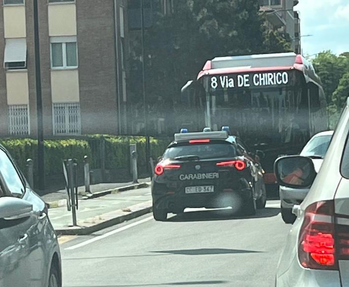 Passeggero multato sul bus: il personale chiede un controllo, arrivano i carabinieri 