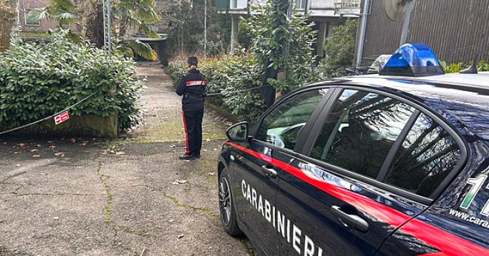 Rompono il vetro di una porta e si introducono all&rsquo;interno di un hotel chiuso. denunciati due stranieri
