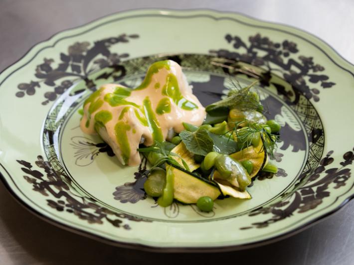 Baccal&agrave; al latte, sambuco e insalata