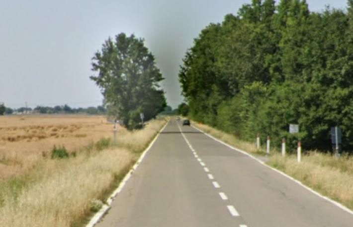 Scontro tra auto e moto nel Piacentino: morta una 46enne, ferito il marito