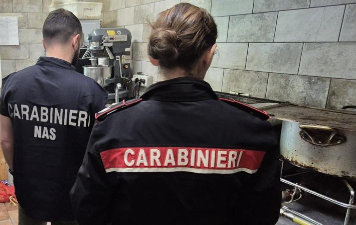 Lavoro nero e carenze igienico sanitarie: esercente nei guai