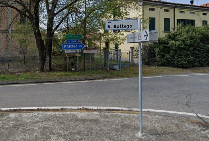 Auto si ribalta nella notte a Colorno: due feriti, uno &egrave; grave