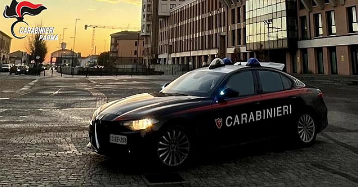 Riempie lo zaino schermato di prodotti cosmetici e tenta di allontanarsi dal supermercato ma viene subito fermato dai carabinieri avvisati dalle commesse. Denunciato 26enne straniero