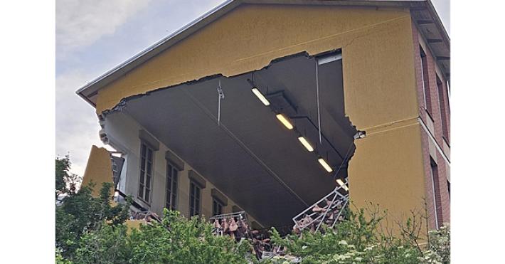 Crolla una parete del prosciuttificio Tarasconi