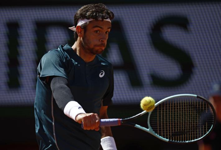 Roland Garros, Musetti batte Navone 4-6 6-4 6-3 6-2 e vola ai quarti