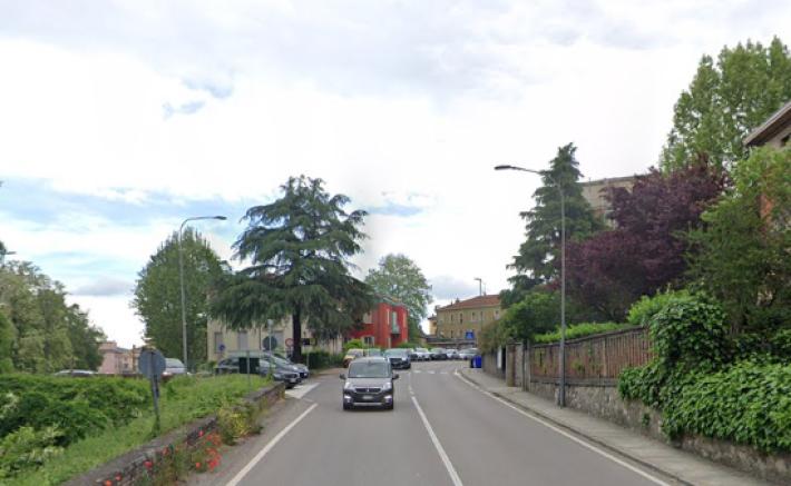 Scontro tra moto nella notte in paese, a Fornovo: un ferito grave