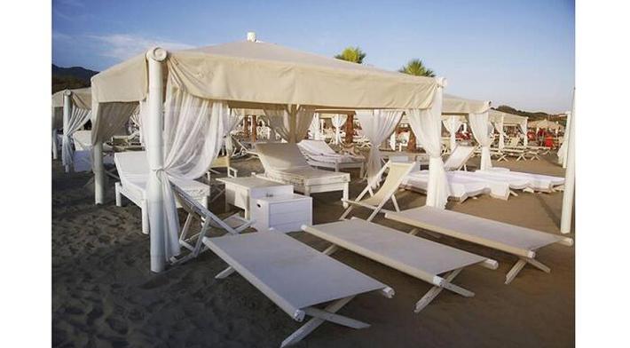 Per un giorno in spiaggia si spendono fino a 1500 euro