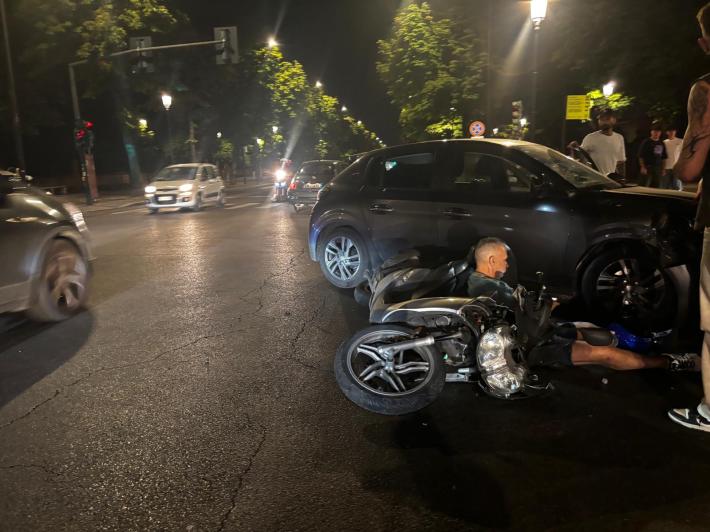 Serata movimentata. Incidenti sullo Stradone e in viale Tanara, Coinvolto un neopatentato. Un ferito al Maggiore