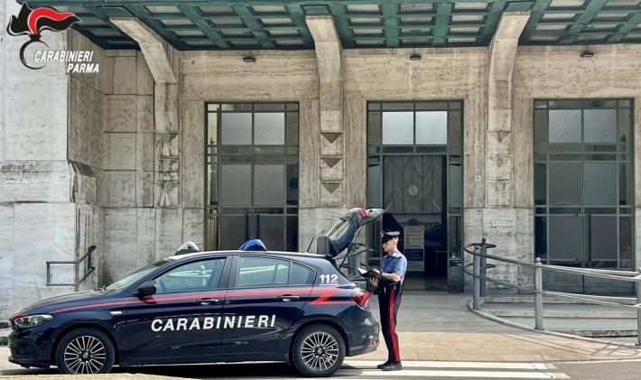 Salsomaggiore terme: fermati all&rsquo;alt dei carabinieri lanciano dal finestrino 16 dosi di cocaina. Arrestati 33enne e 42enne stranieri. 