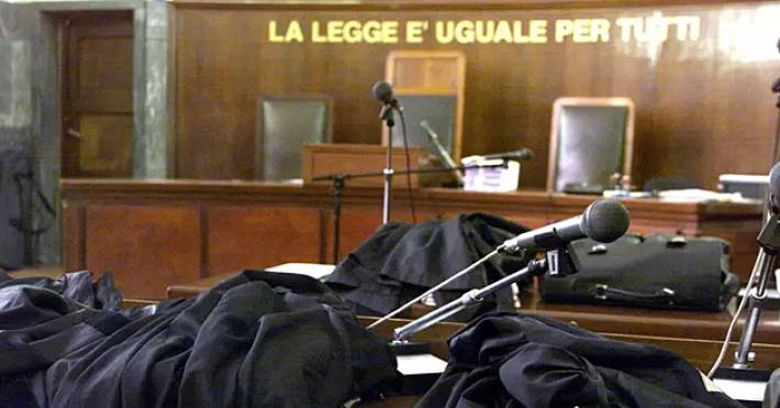 Deceduto a 46 anni di tumore, tre 'guaritori' nei guai