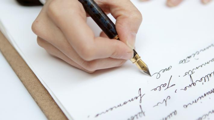 Scrivere a mano rafforza memoria e apprendimento