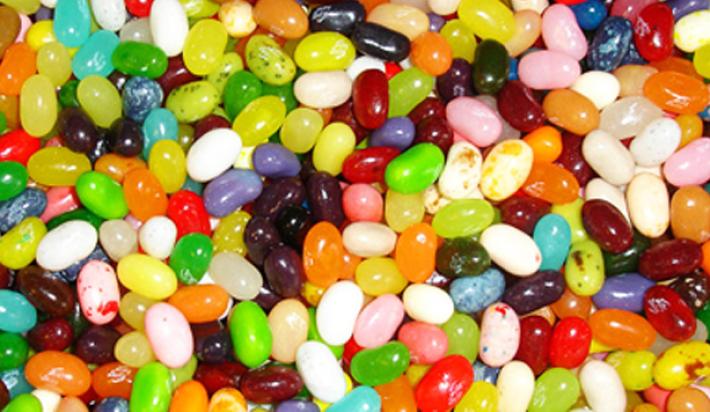 Fiumicino, mangiano caramelle (alla marijuana) trovate nella stiva: malore per 4 addetti ai bagagli