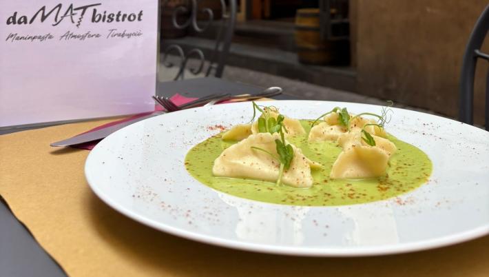 Caramelle di baccal&agrave; crema di piselli e pomodoro