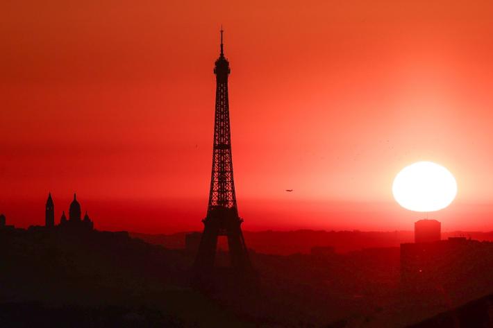La Tour Eiffel chiusa per il caldo