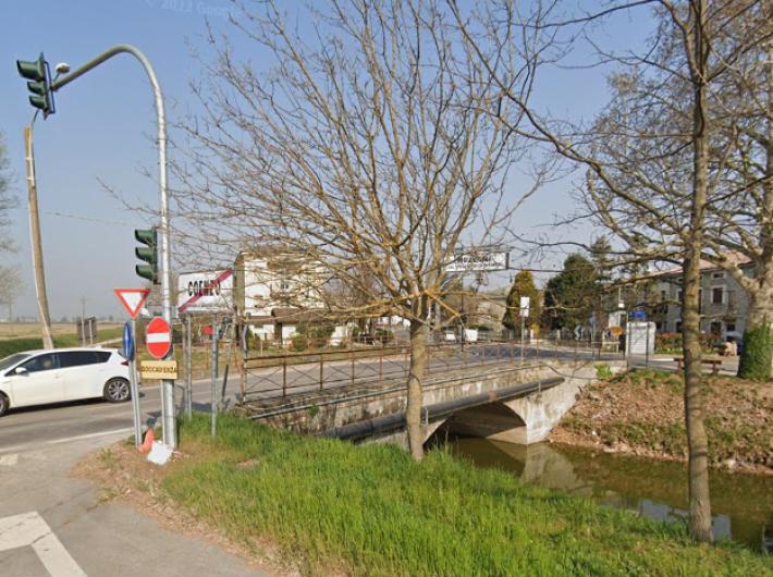 Ponte sulla Parmetta a Casale chiuso al traffico ciclopedonale