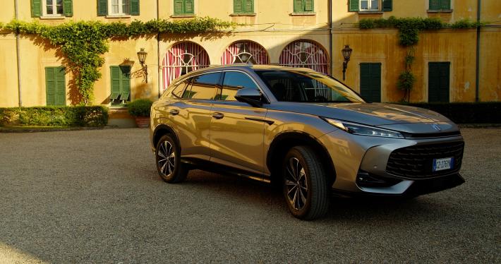 L'offensiva dei Suv MG, S5 elettrico e HS ibrido e full hybrid al passo con i tempi 