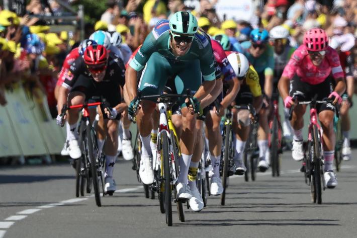 L'ottava tappa del Tour &egrave; di Jonathan Milan, primo italiano dopo sei anni 