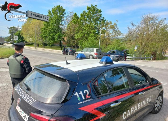 Finge di non capire l&rsquo;italiano e chiede aiuto alla negoziante per tradurre le sue richieste con il cellulare, ma era una scusa per rubarglielo. denunciata per furto 42enne dell&rsquo;Est Europa