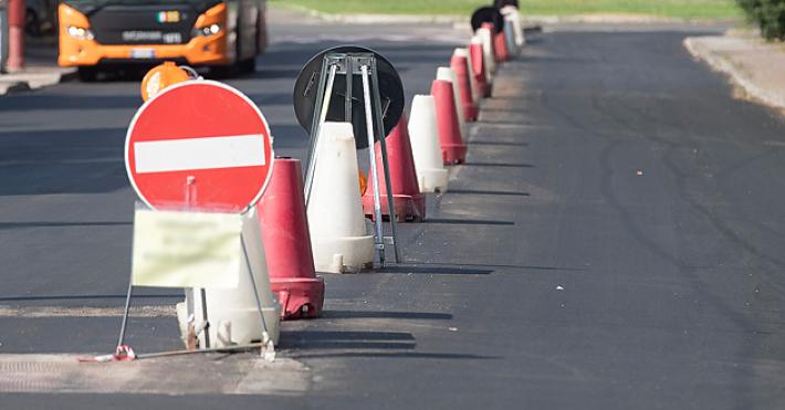 Modifiche alla viabilit&agrave; in via Traversetolo, via Abbeveratoia e borgo San Giuseppe per lavori di asfaltatura stradale