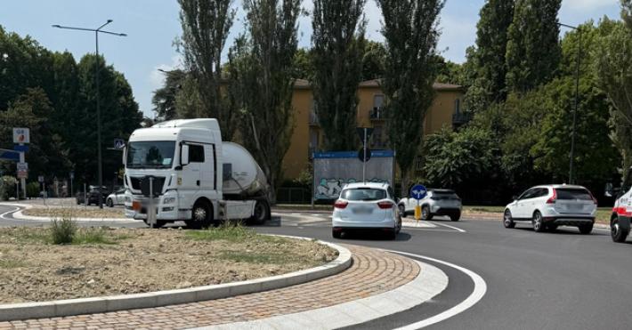 &laquo;La nuova rotatoria di via Mantova? Si rischia di prenderla contromano&raquo;