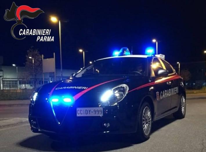 Di notte si aggira tra i reparti del Maggiore con un portafogli rubato: 33enne denunciato