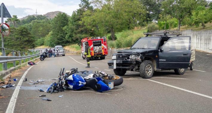 Notte di incidenti in provincia: auto fuori strada a Berzola (Langhirano) e  scontro auto-moto a Scurano. Tre feriti gravi