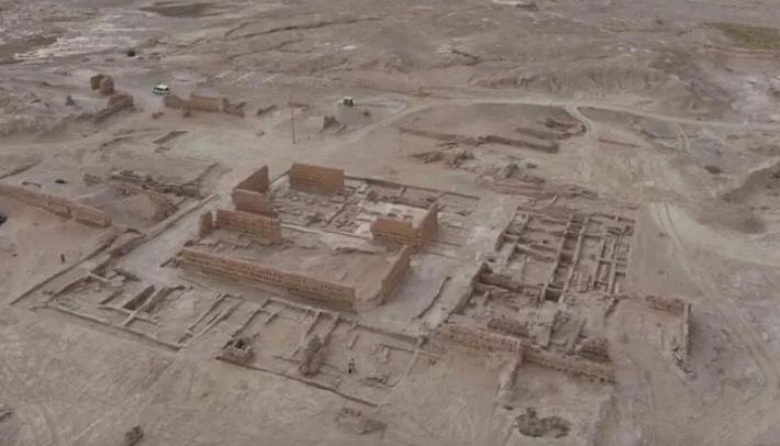 Spunta dalla sabbia del Sahara la pi&ugrave; antica moschea del Marocco