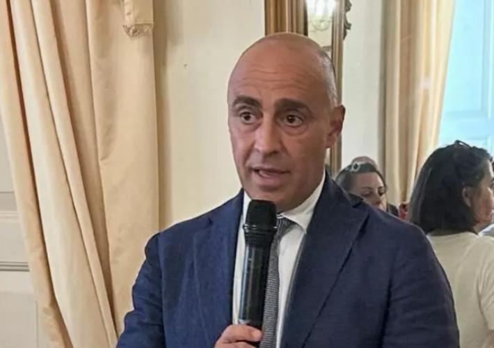 Contestato e "assediato" da associazioni, sindaco di Taranto si dimette
