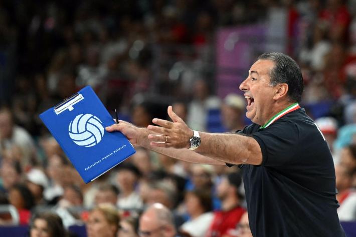 Italvolley ko, dietro la sconfitta un errore incredibile, De Giorgi: &ldquo;Abbiamo sbagliato a digitare la formazione sul tablet&rdquo;