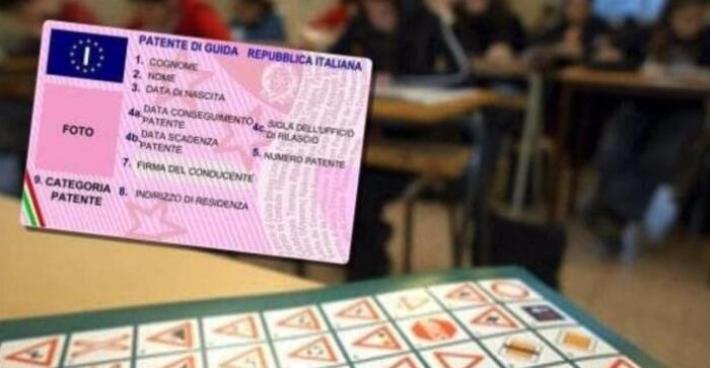 Fermato in auto per un controllo esibisce una patente falsa e fornisce false generalita&rsquo; ai carabinieri. denunciato 47enne italiano